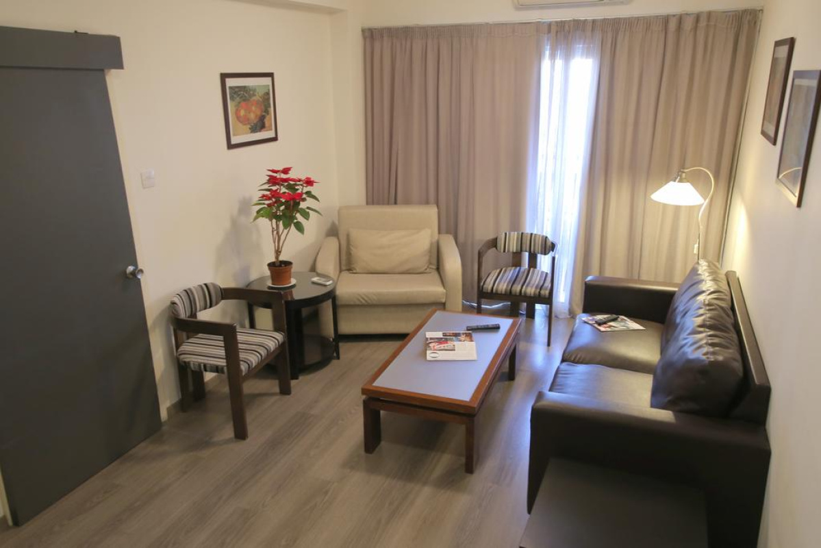 1500m2 Propiedades en Nicosia, Chipre No. 38383