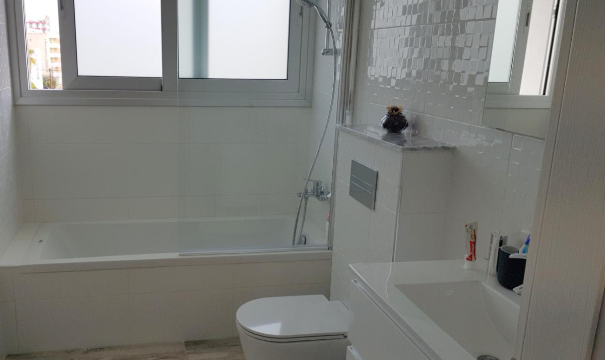 3 bedrooms Apartment in Limassol, Cyprus No. 38388