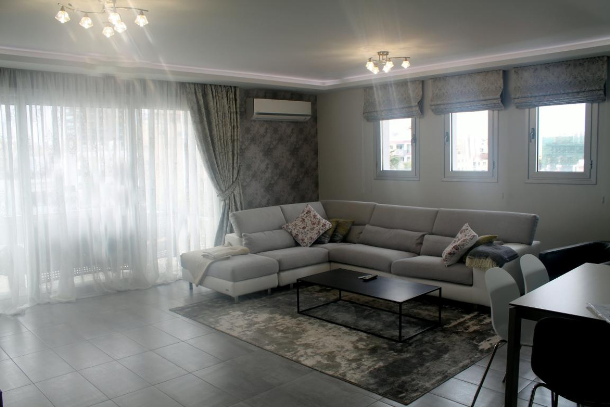 3 bedrooms Apartment in Limassol, Cyprus No. 38388