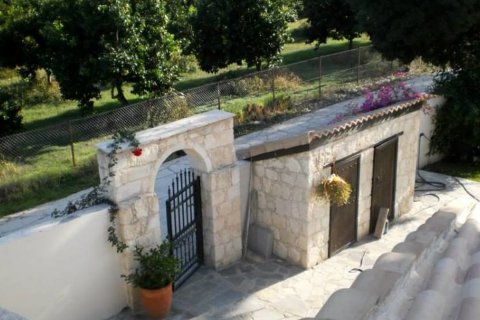 5 bedrooms Villa in Goudi, Paphos, Cyprus No. 25465