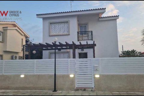 3 bedrooms Townhouse in Pervolia, Larnaka,  No. 39545 2