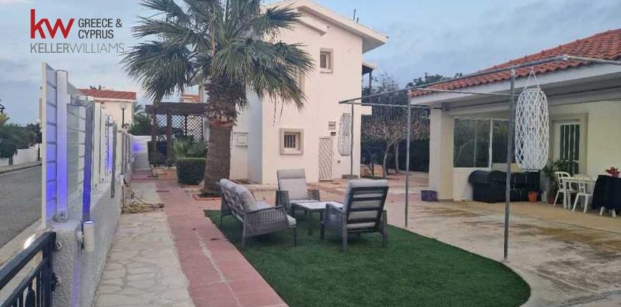 3 bedrooms Townhouse in Pervolia, Larnaka,  No. 39545