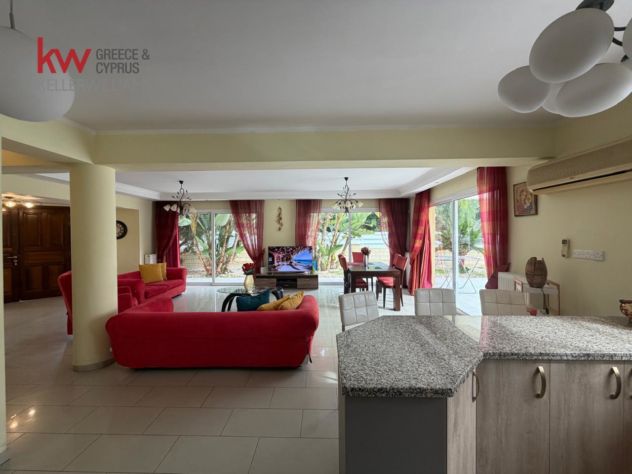 4 chambres Villa à Pyla, Larnaka, Chypre No. 39542