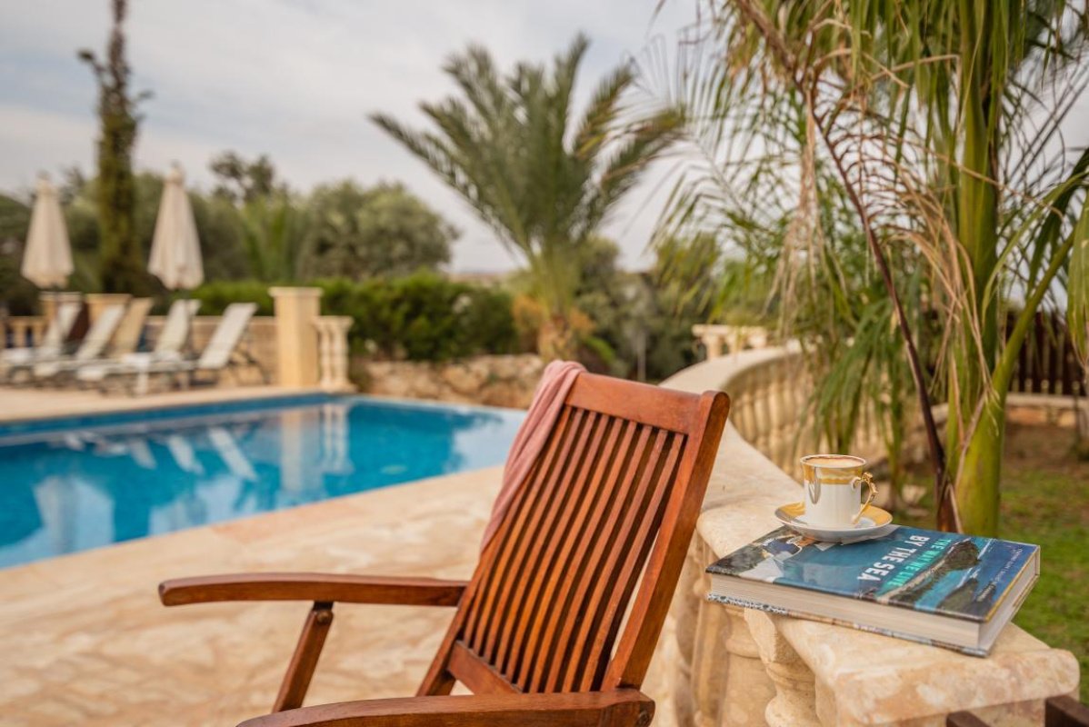 4 bedrooms Villa in Paphos, Cyprus No. 38551