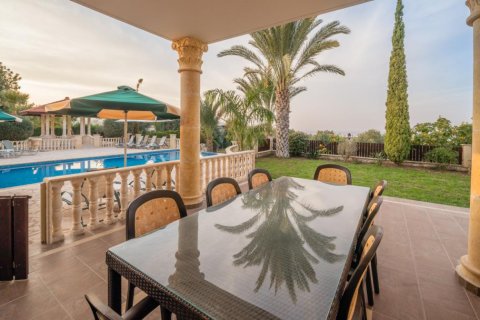 Вилла с 4 спальнями в Пафос,  № 38551 6