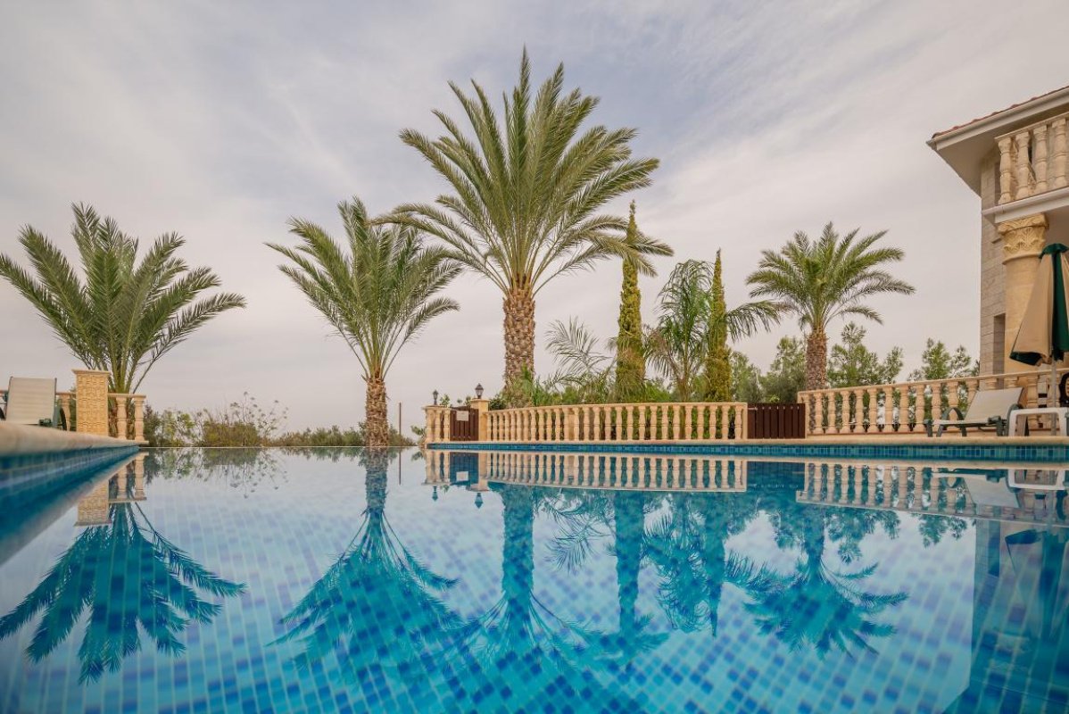 4 bedrooms Villa in Paphos, Cyprus No. 38551