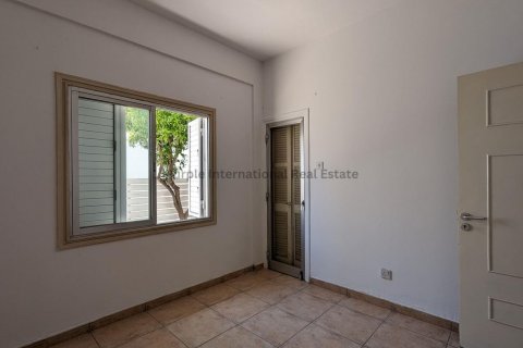 Вилла 327м2 в Строволос, Никосия, Кипр № 37301 28