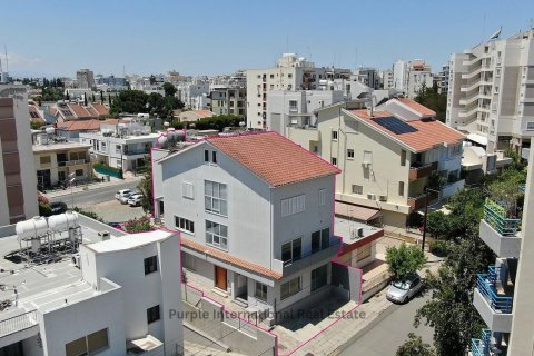 Вилла 110м2 в Строволос, Никосия, Кипр № 37301 1