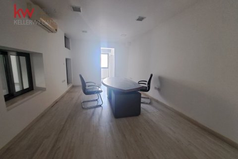 11 habitaciones Oficina en Larnaca, Larnaka,  No. 50638 12