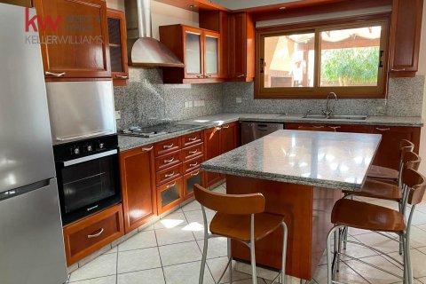 5 bedrooms Townhouse in Strovolos, Nicosia, No. 39702