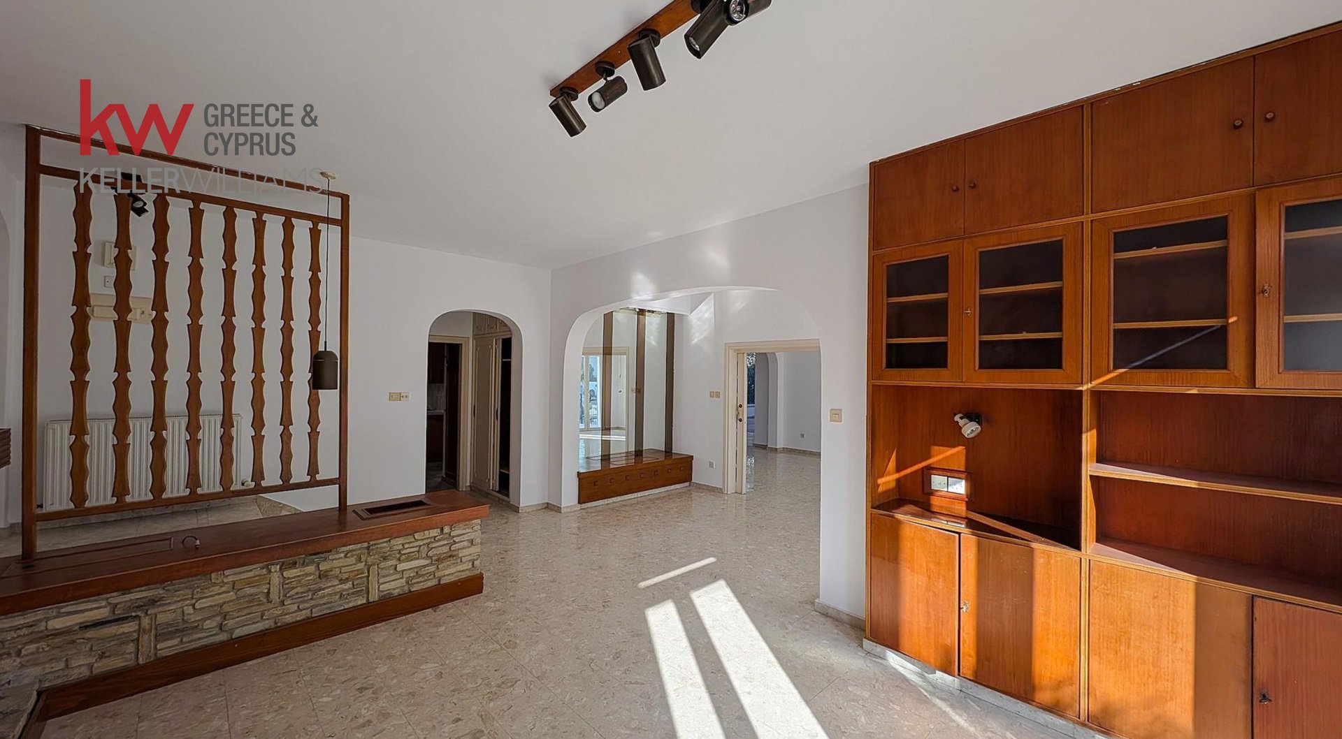 7 bedrooms Townhouse in Larnaca, Larnaka, Cyprus No. 39705