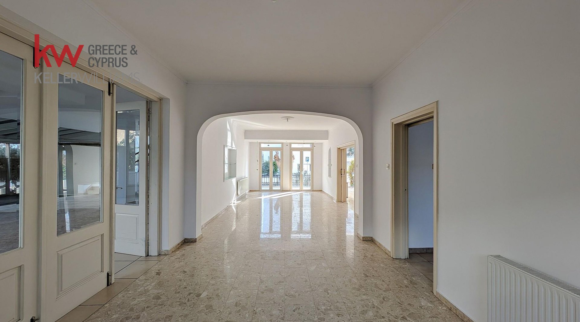 7 bedrooms Townhouse in Larnaca, Larnaka, Cyprus No. 39705