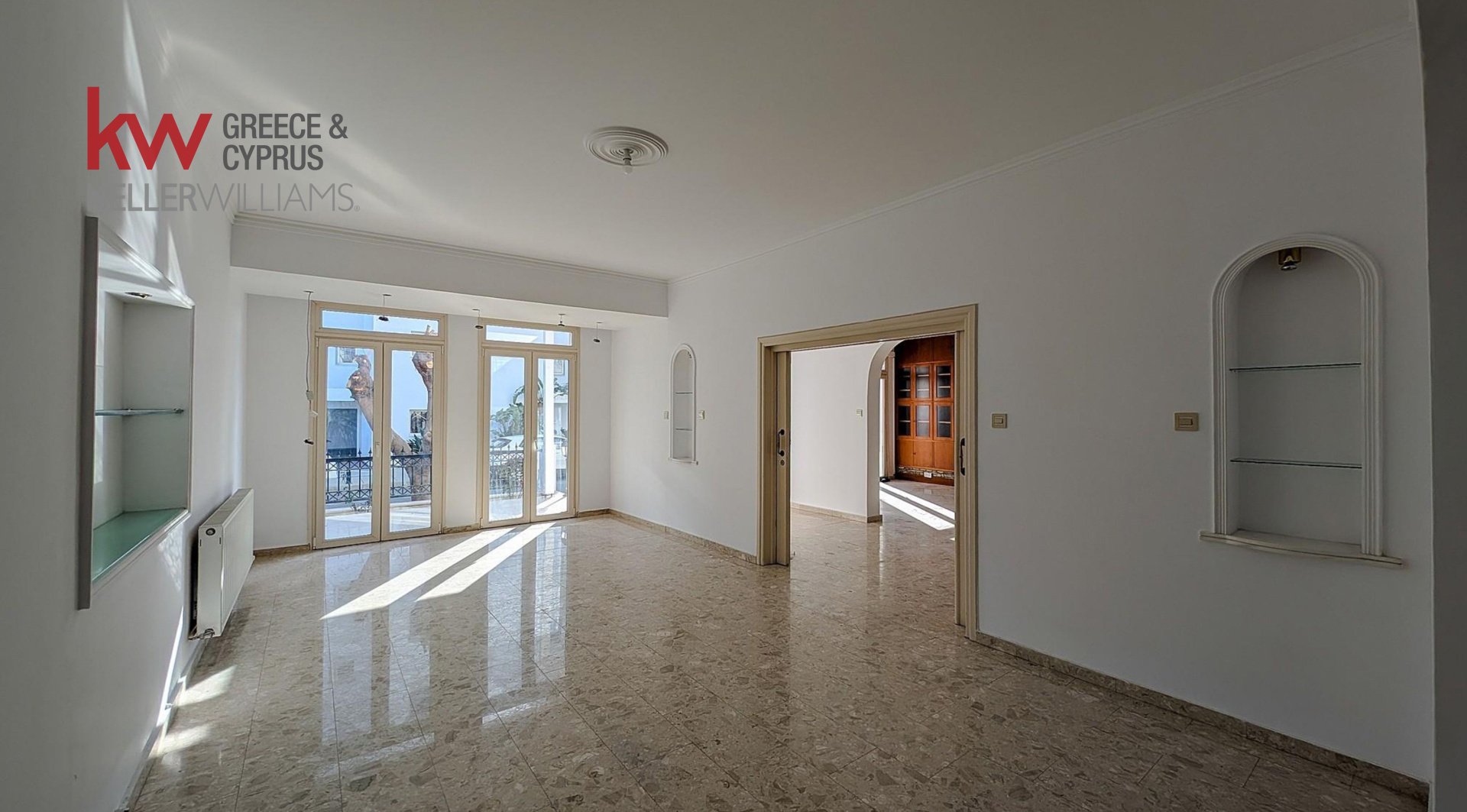 7 bedrooms Townhouse in Larnaca, Larnaka, Cyprus No. 39705