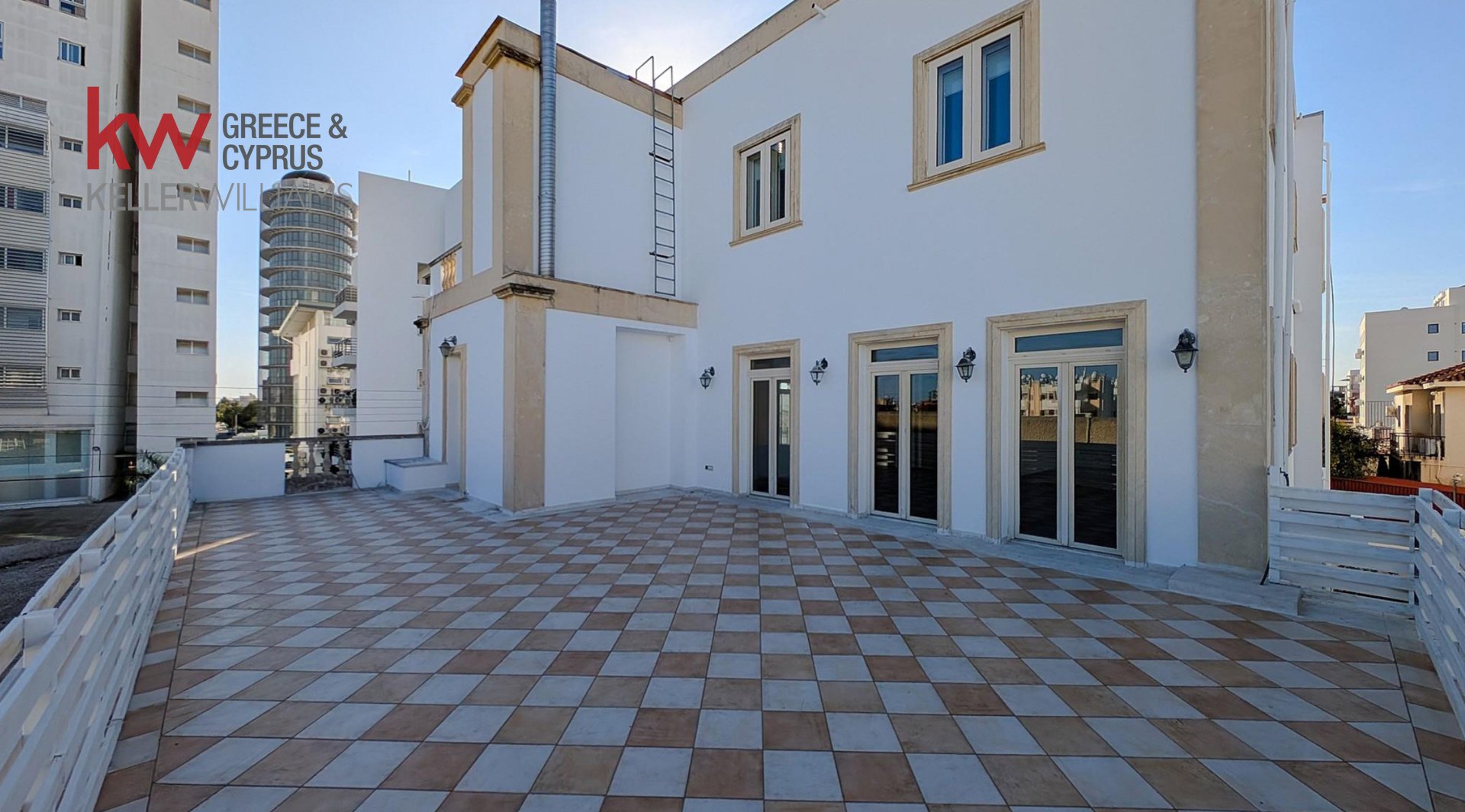 7 bedrooms Townhouse in Larnaca, Larnaka, Cyprus No. 39705