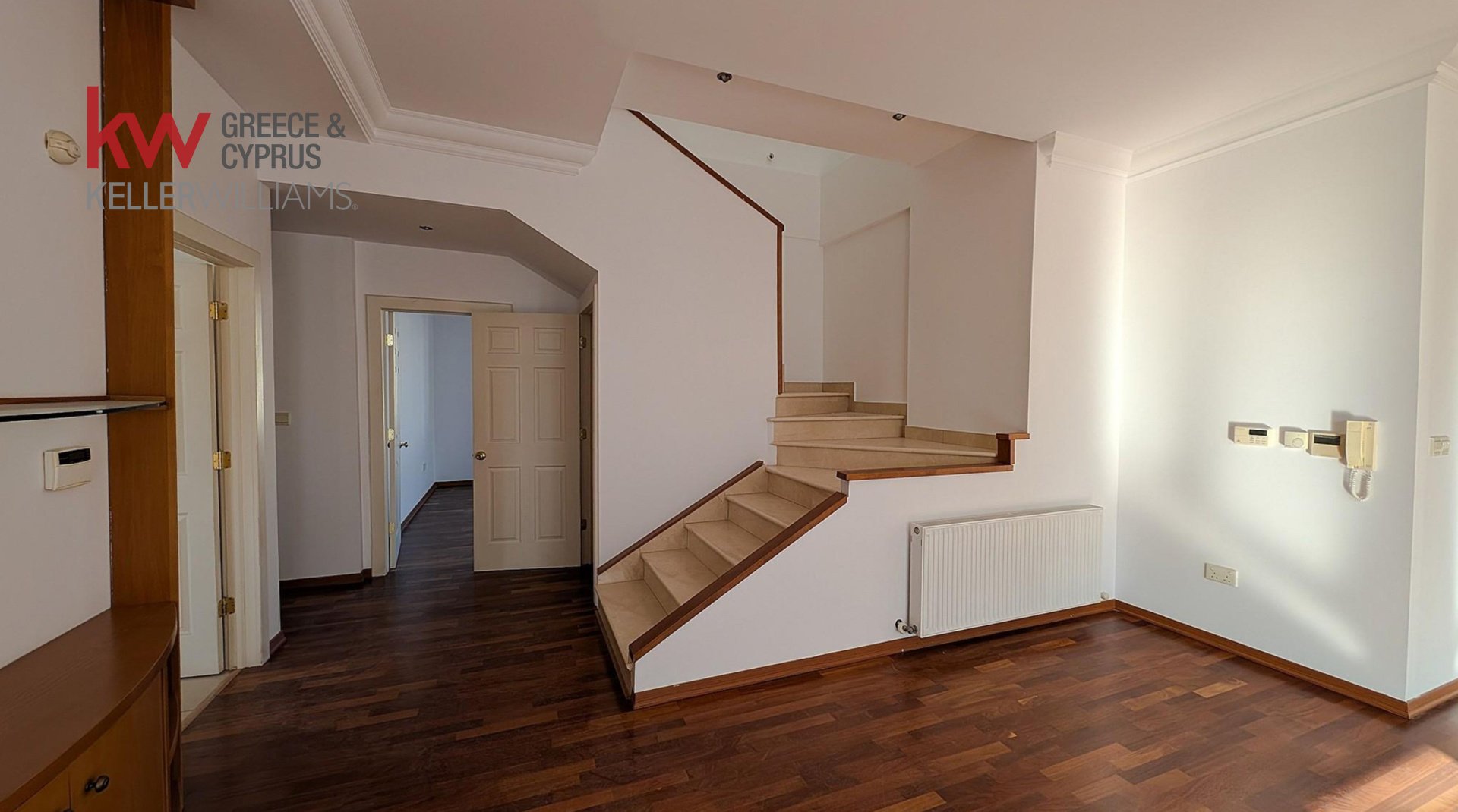7 bedrooms Townhouse in Larnaca, Larnaka, Cyprus No. 39705