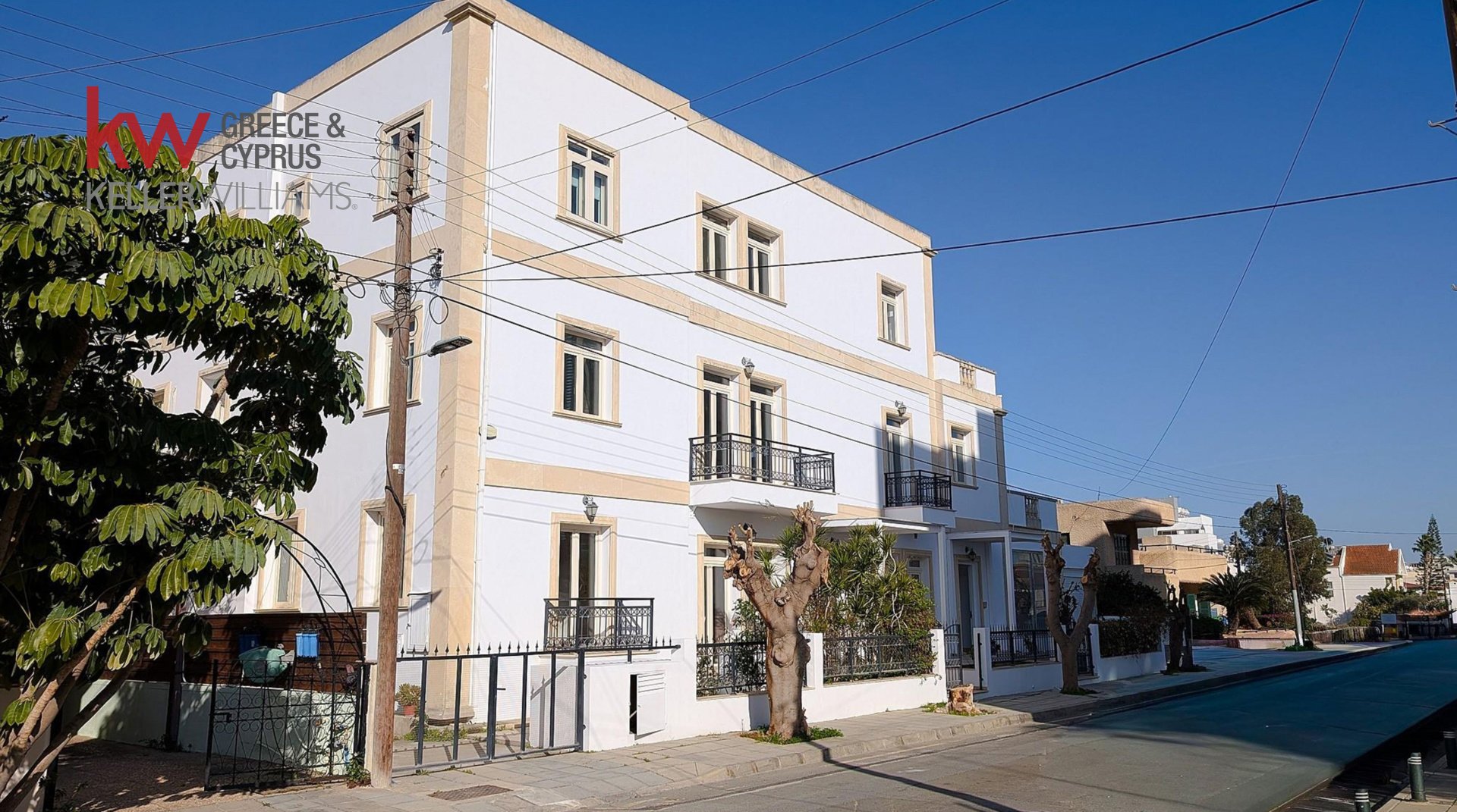 7 bedrooms Townhouse in Larnaca, Larnaka, Cyprus No. 39705