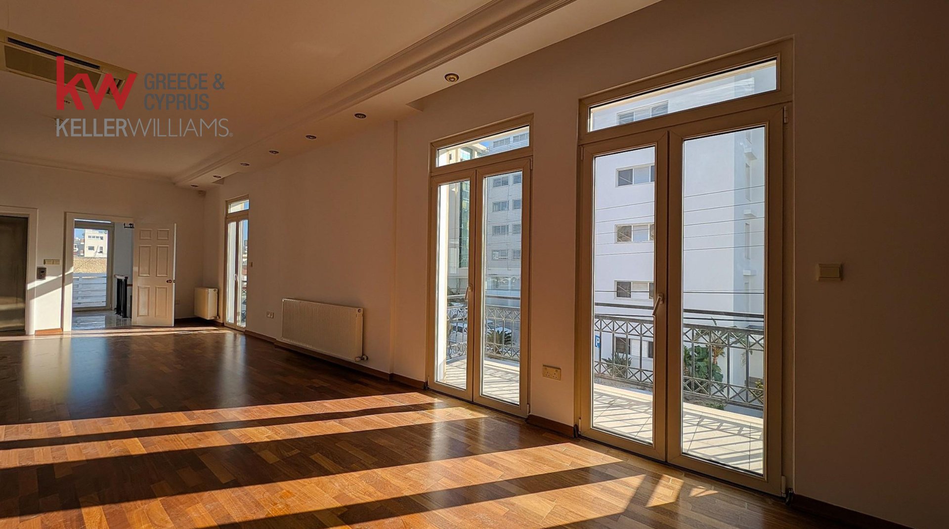 7 bedrooms Townhouse in Larnaca, Larnaka, Cyprus No. 39705