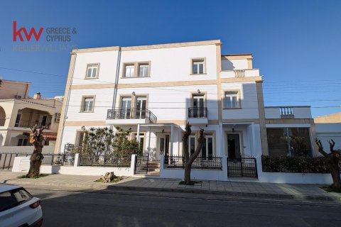 7 bedrooms Townhouse in Larnaca, Larnaka,  No. 39705