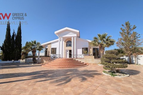 6 bedrooms Villa in Pyla, Larnaka,  No. 39706 3