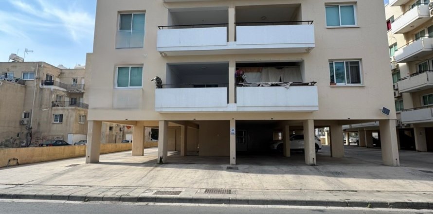 2 bedrooms Apartment in Larnaca, Larnaka,  No. 39703