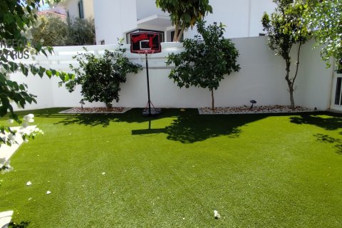 3 bedrooms Townhouse in Strovolos, Nicosia,  No. 39550 4