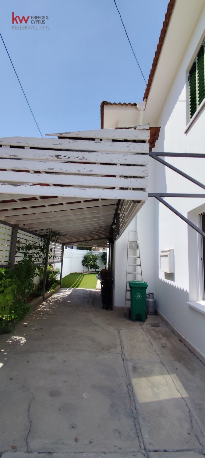 3 bedrooms Townhouse in Strovolos, Nicosia, Cyprus No. 39550