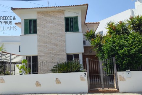 3 bedrooms Townhouse in Strovolos, Nicosia,  No. 39550 2