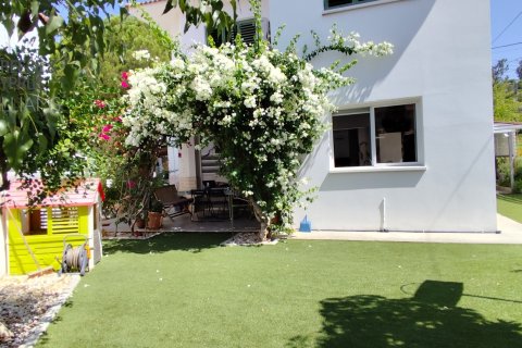 3 bedrooms Townhouse in Strovolos, Nicosia,  No. 39550 3