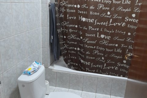 2 bedrooms Apartment in Larnaca, Larnaka, No. 40460 2