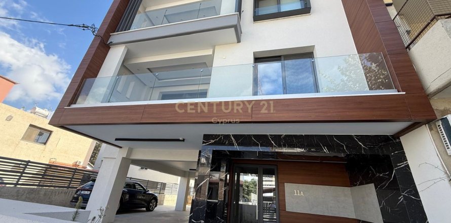 638m2 Edificio en Limassol, No. 55951