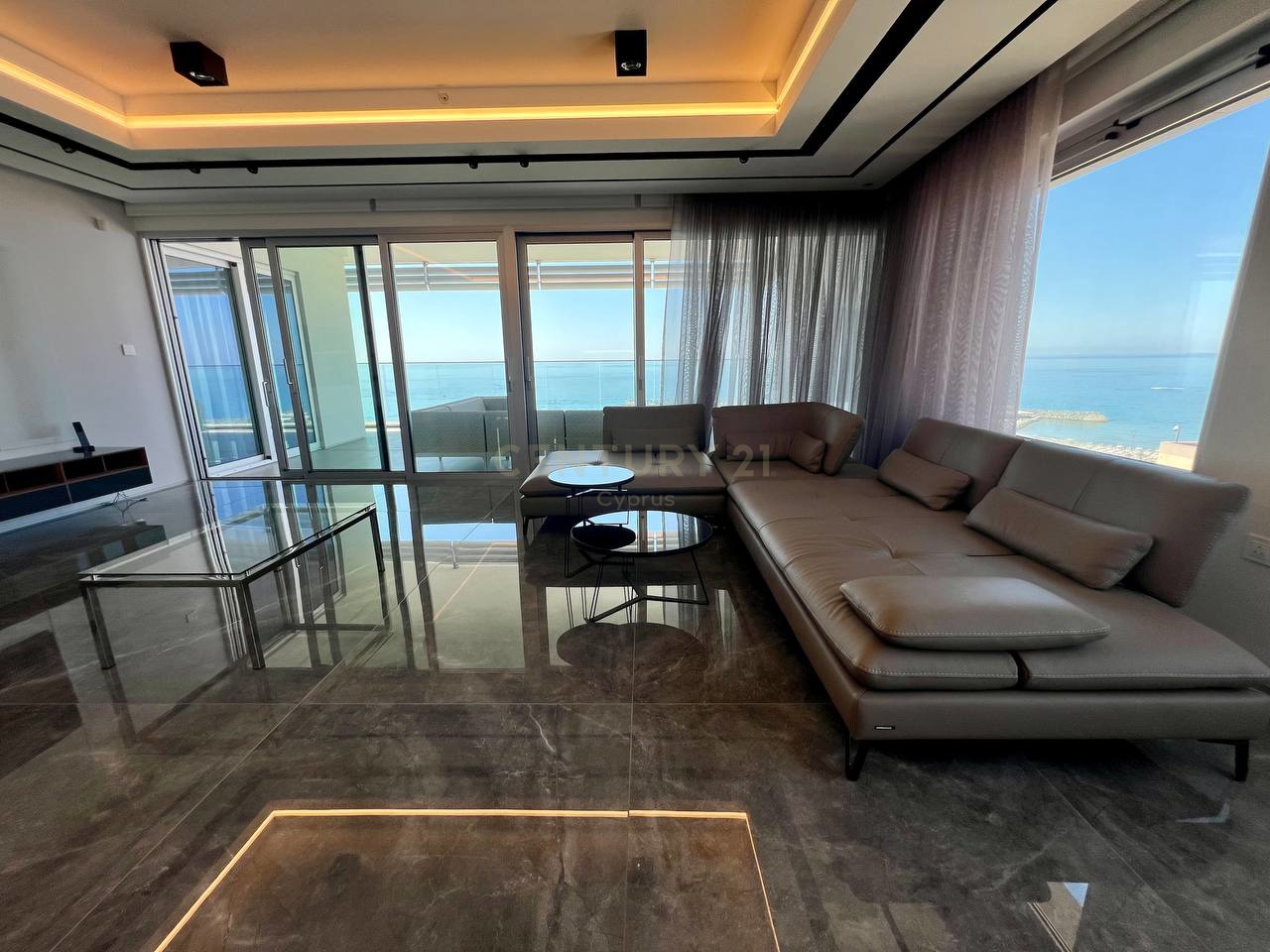 3 bedrooms Apartment in Agios Tychonas, Limassol, Cyprus No. 55956