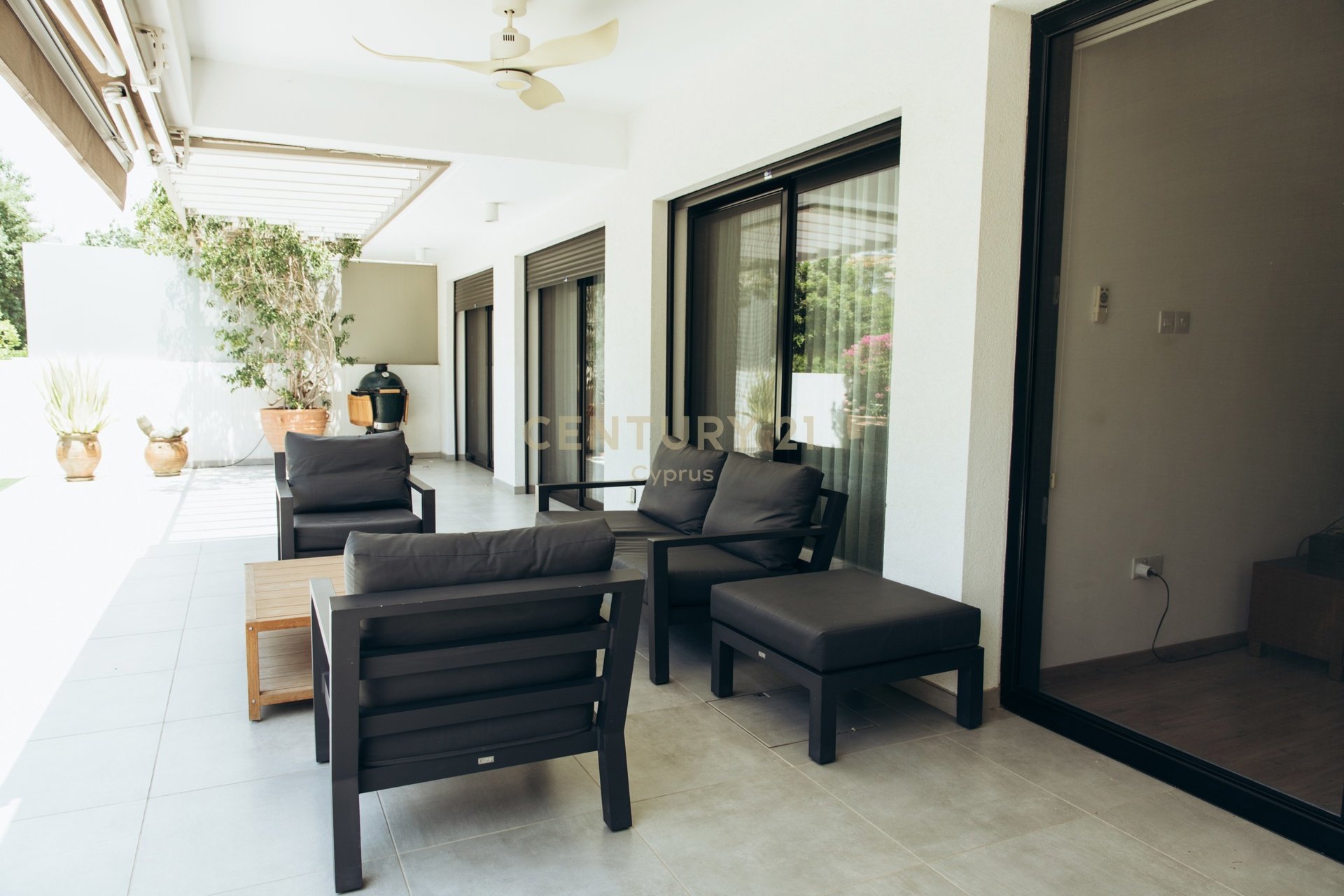 3 bedrooms Apartment in Mesa Geitonia, Limassol, Cyprus No. 58557