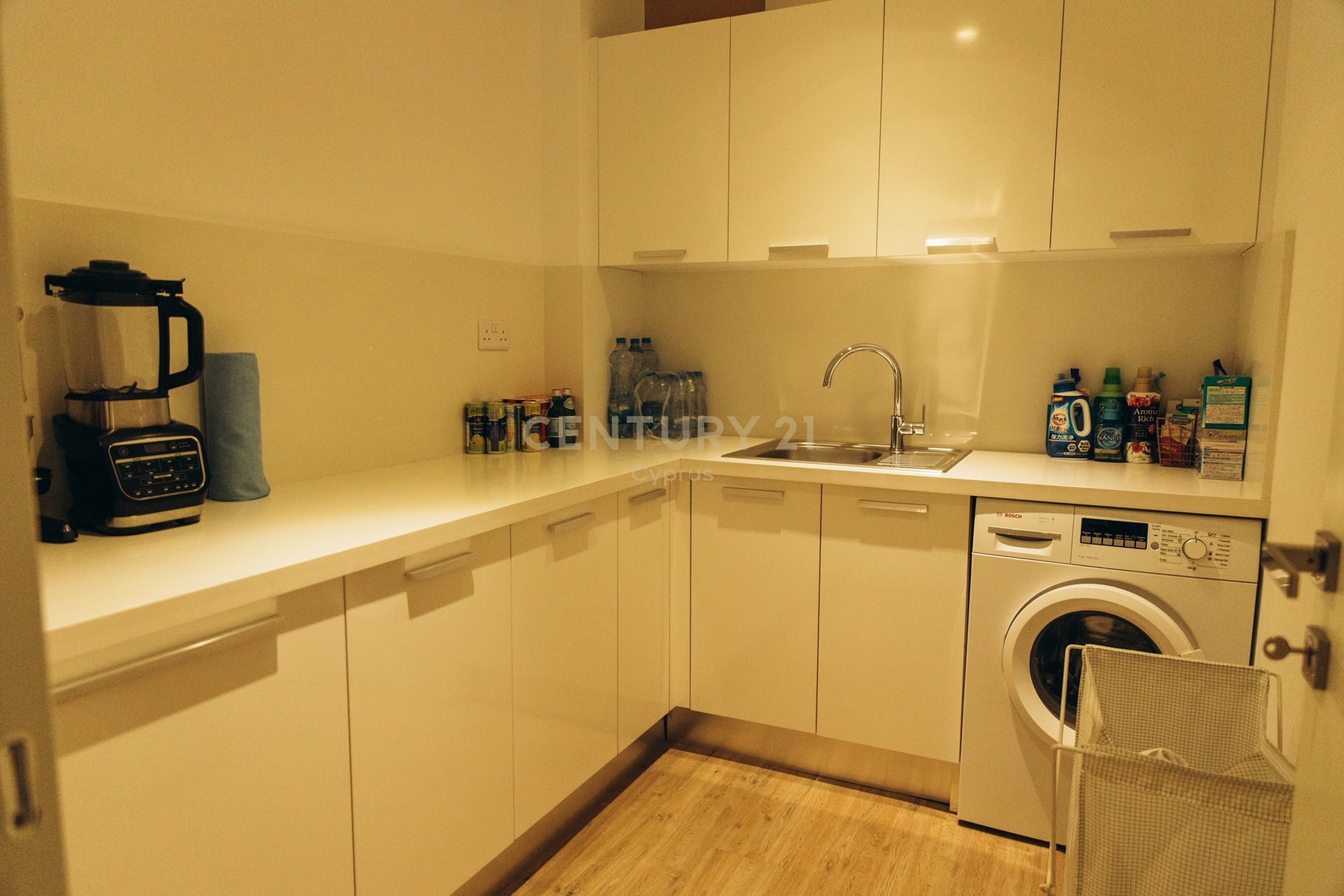 3 bedrooms Apartment in Mesa Geitonia, Limassol, Cyprus No. 58557
