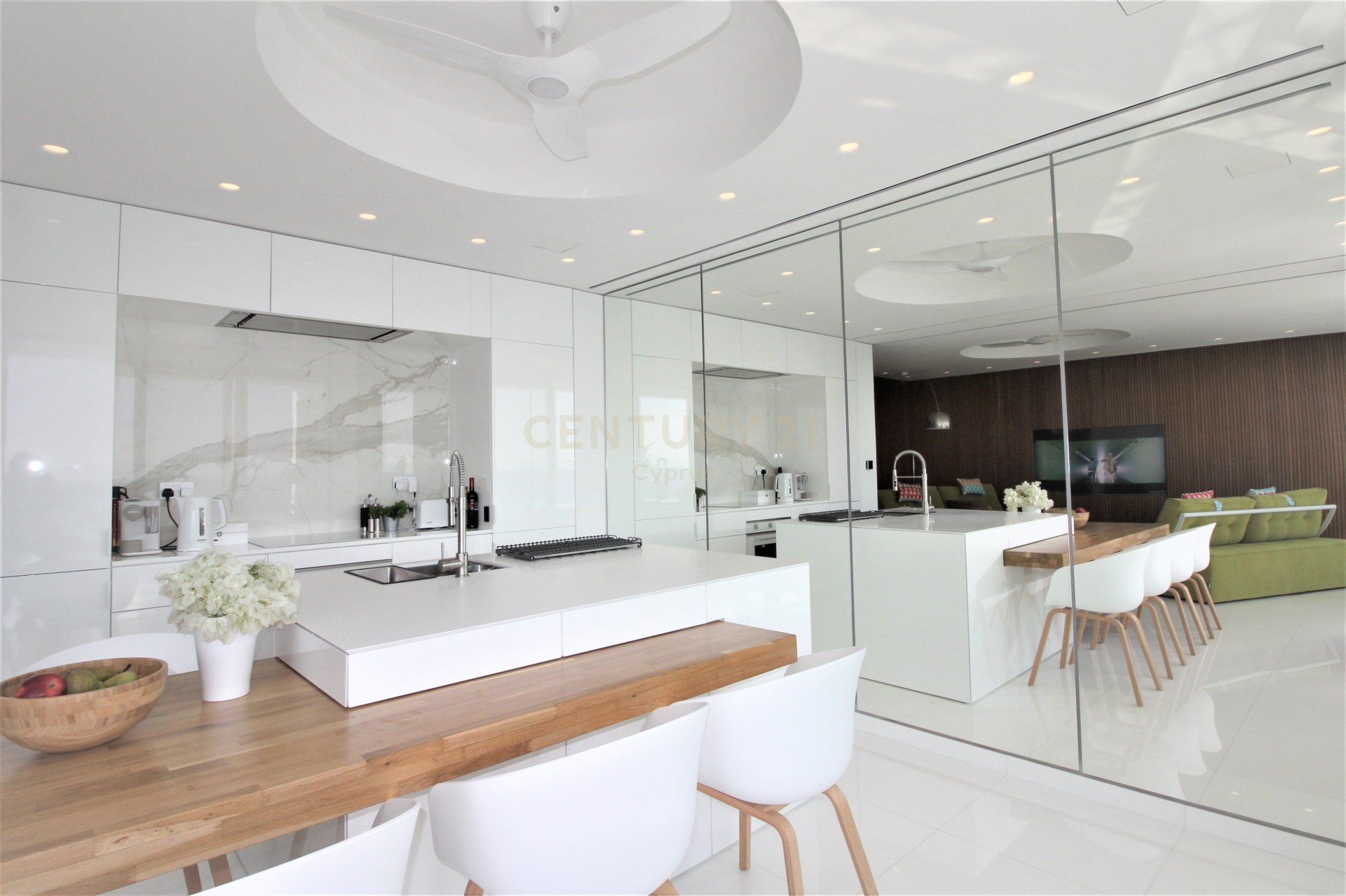2 bedrooms Apartment in Agios Tychonas, Limassol, Cyprus No. 58553