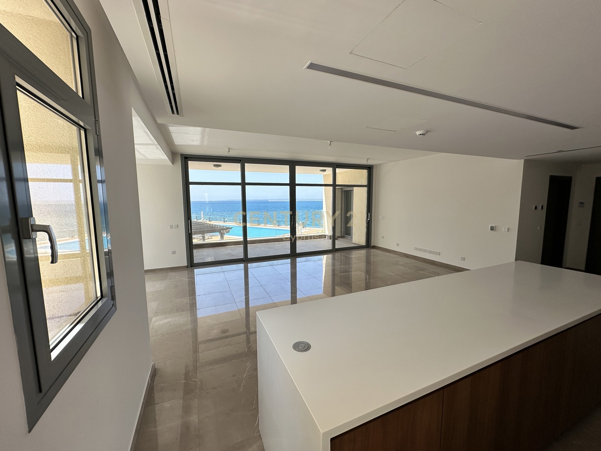 3 bedrooms Apartment in Limassol, Cyprus No. 58556