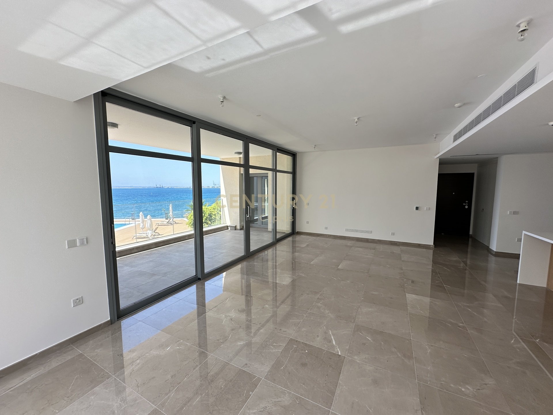 3 bedrooms Apartment in Limassol, Cyprus No. 58556