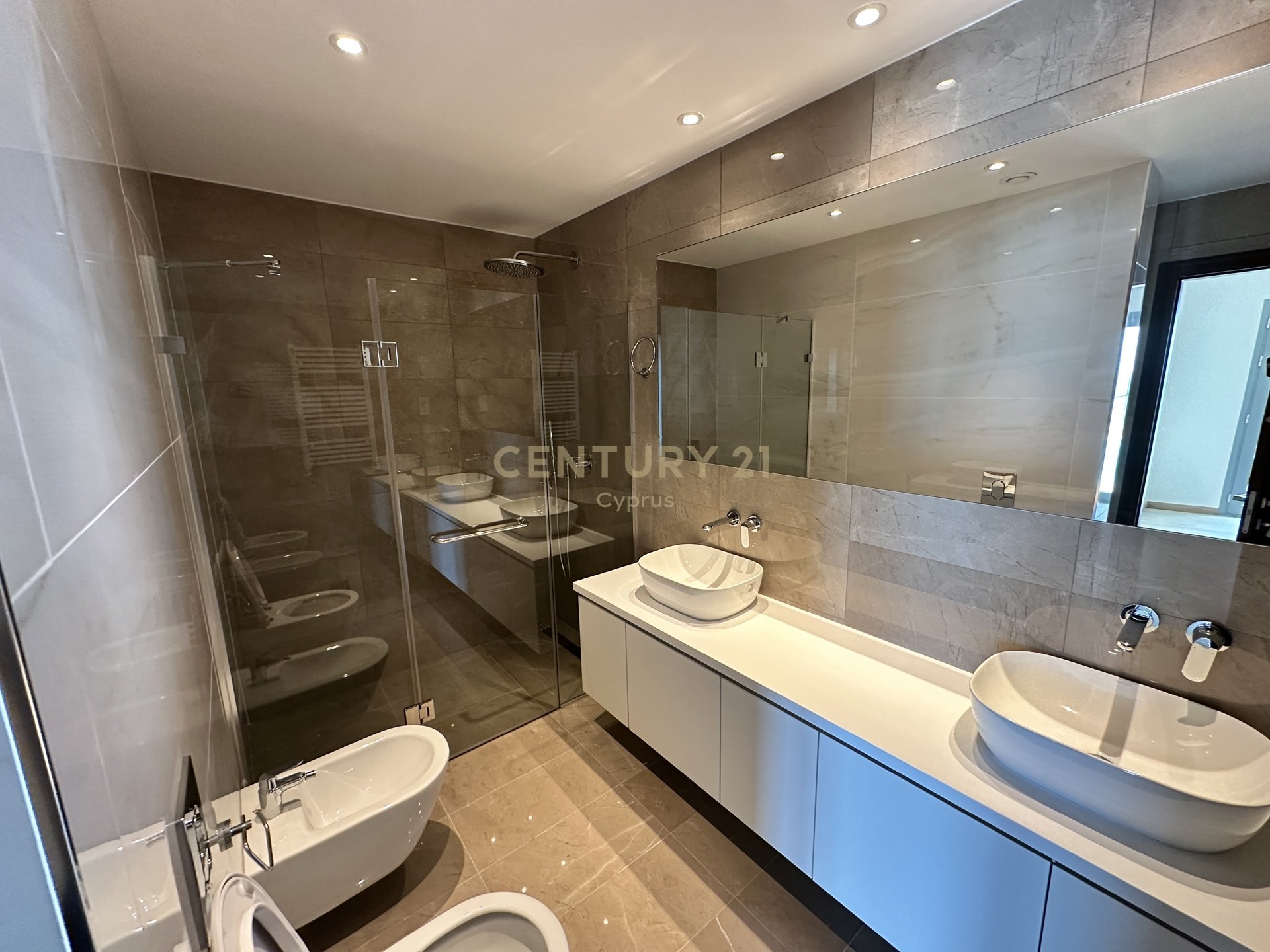 3 bedrooms Apartment in Limassol, Cyprus No. 58556