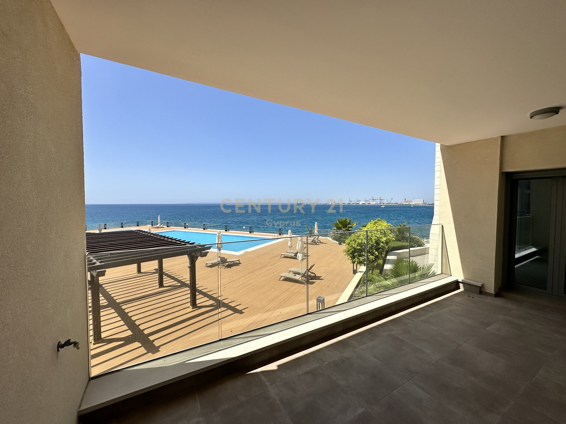 3 bedrooms Apartment in Limassol, Cyprus No. 58556