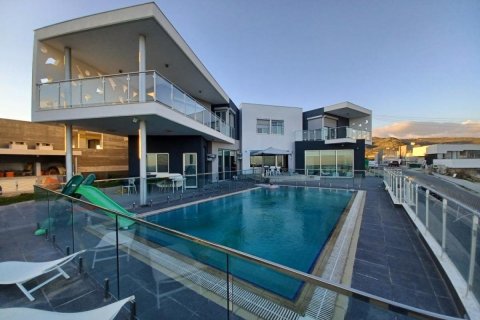 5 bedrooms Villa in Agios Athanasios, Limassol, No. 46839 2