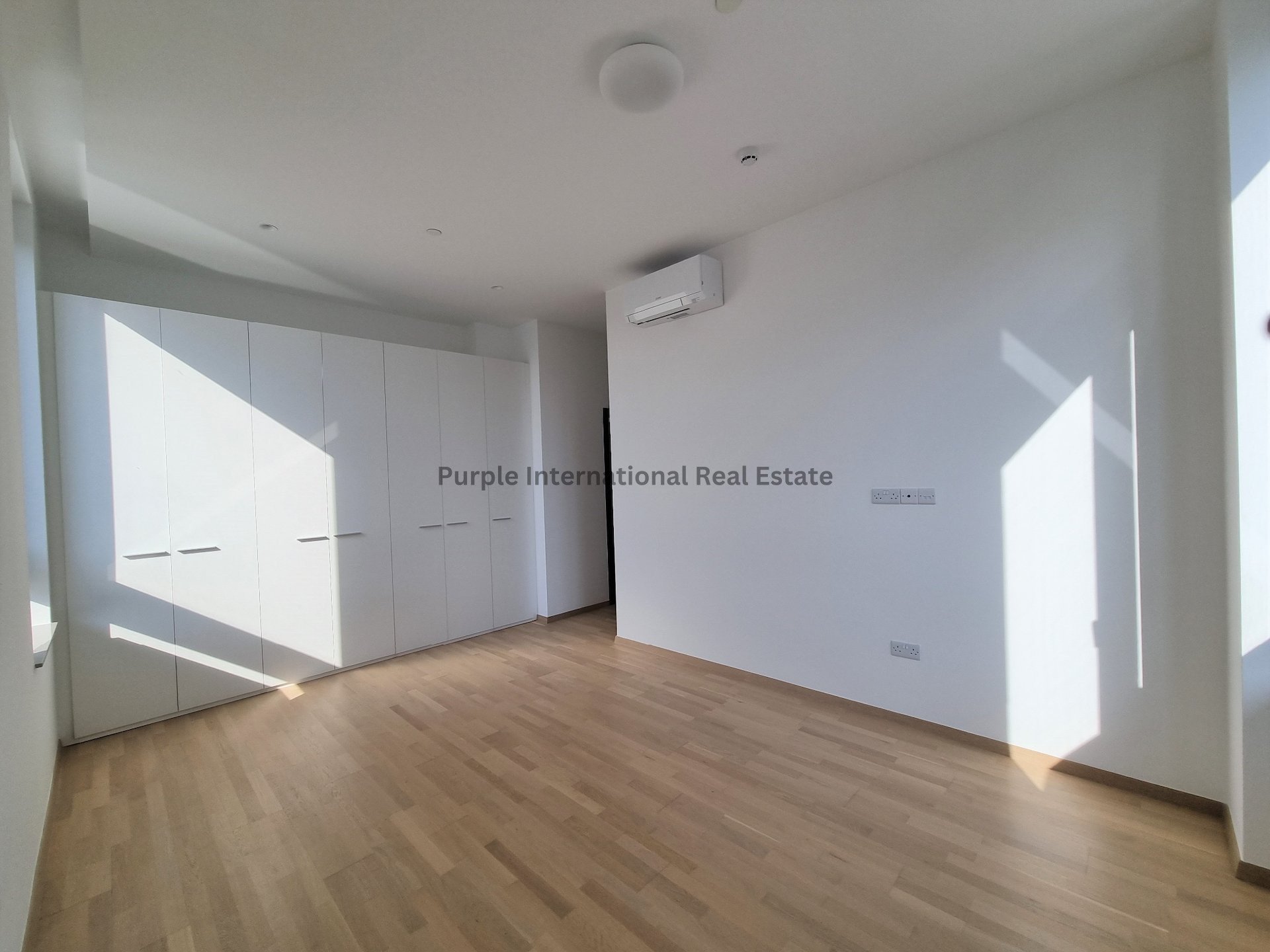 3 bedrooms Apartment in Germasogeia, Limassol, Cyprus No. 8417