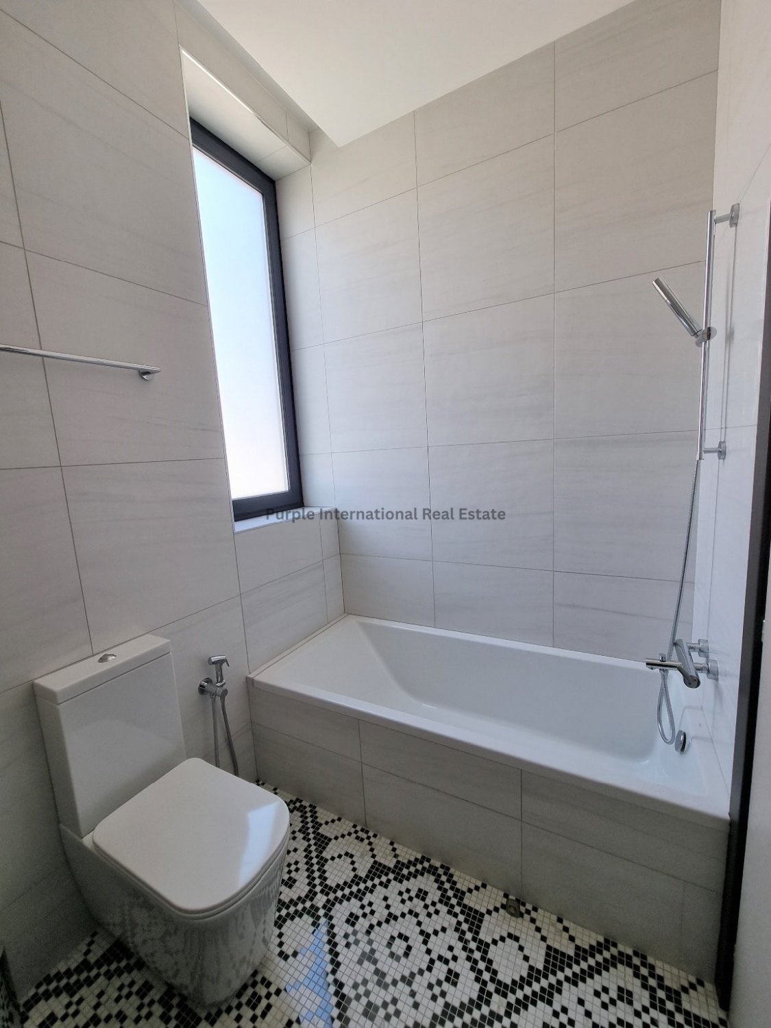 3 bedrooms Apartment in Germasogeia, Limassol, Cyprus No. 8417