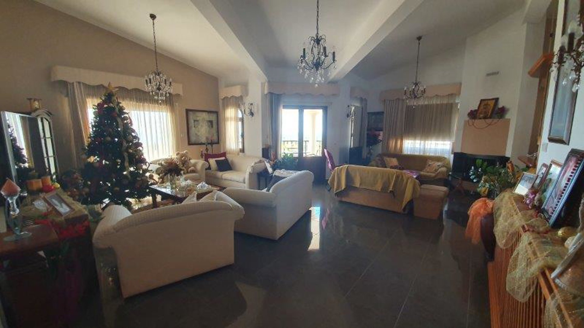 5 bedrooms Villa in Paphos, Cyprus No. 26275