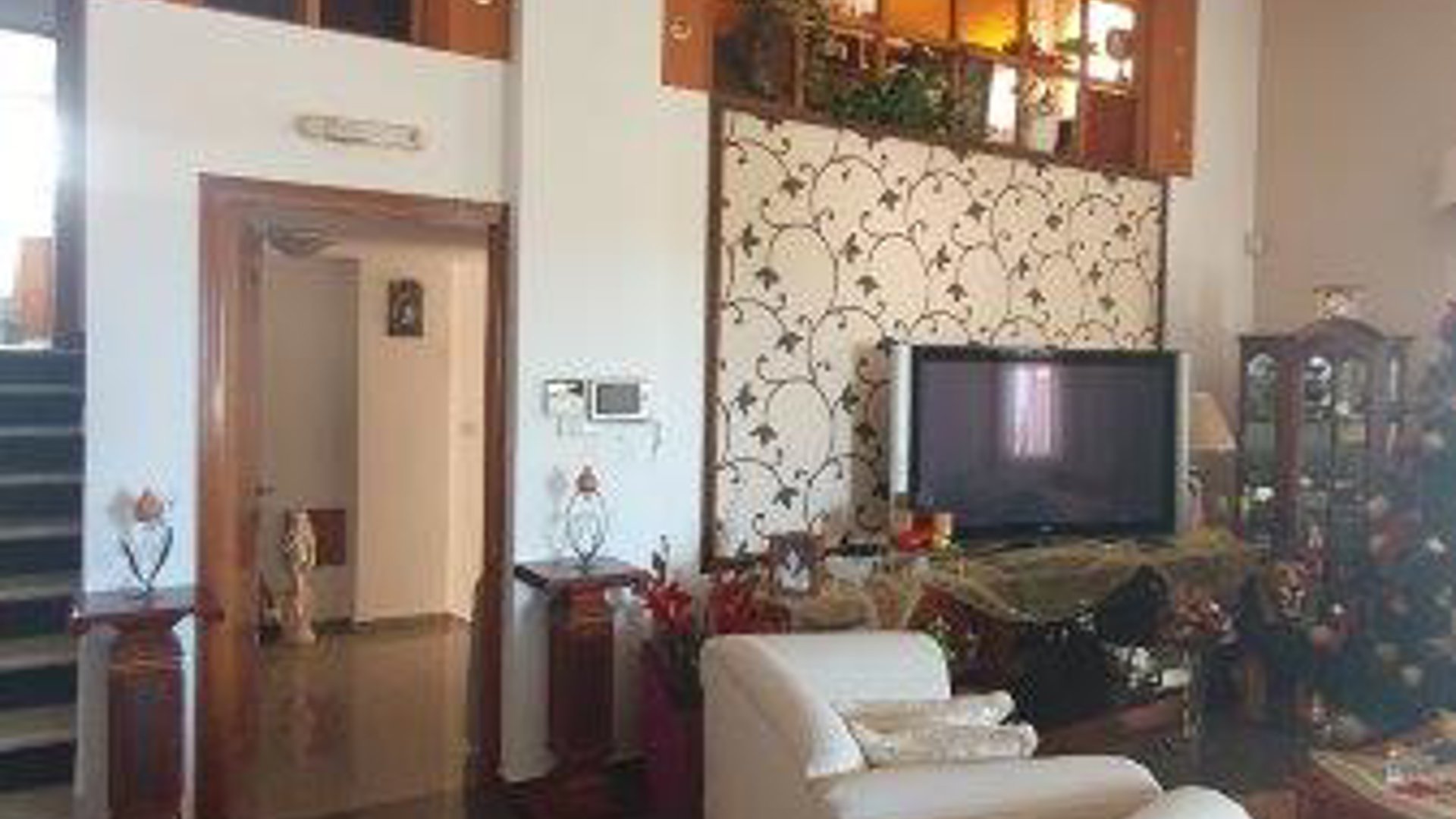 5 bedrooms Villa in Paphos, Cyprus No. 26275