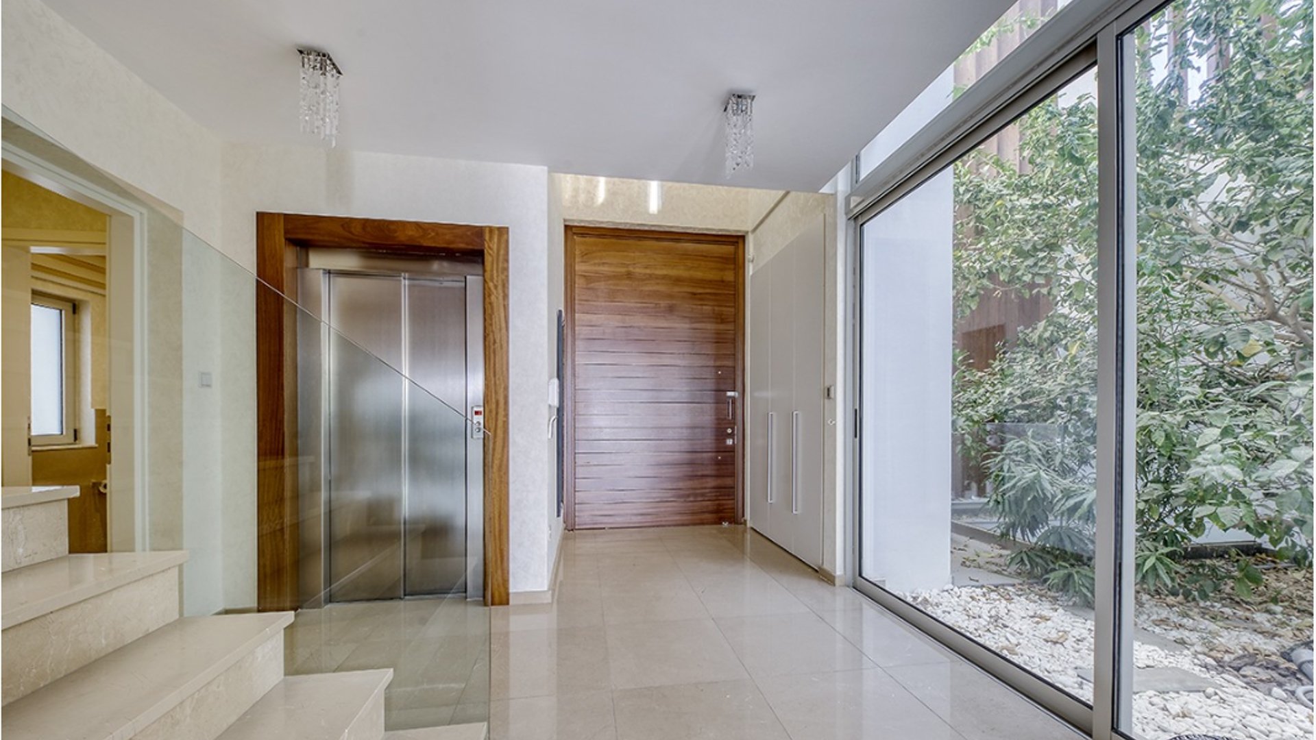 5 bedrooms Villa in Limassol, Cyprus No. 28952