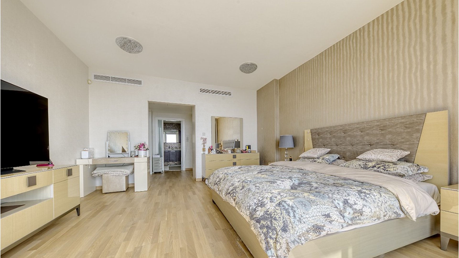 5 bedrooms Villa in Limassol, Cyprus No. 28952