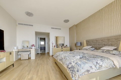 5 bedrooms Villa in Limassol, Cyprus No. 28952