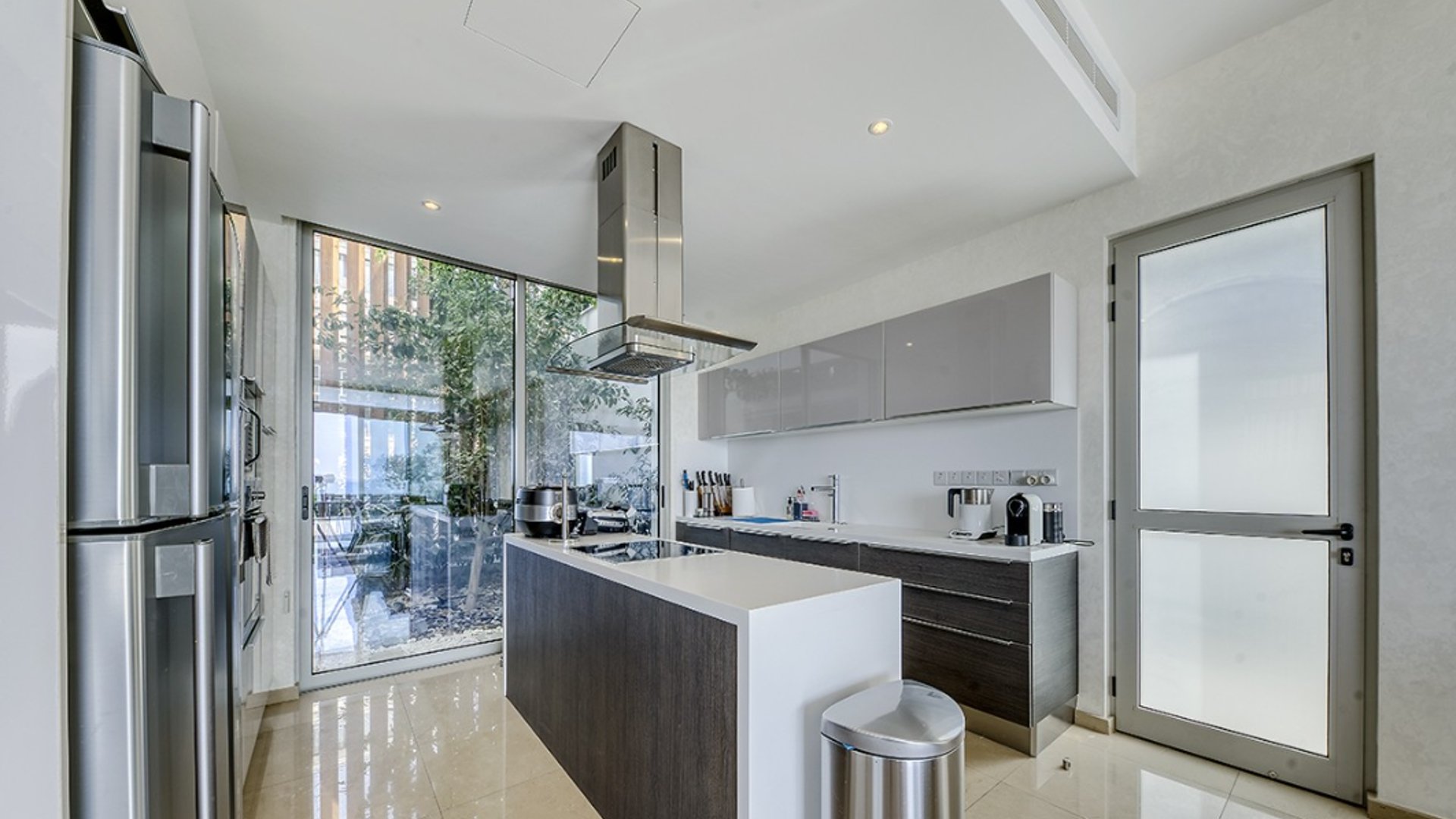 5 bedrooms Villa in Limassol, Cyprus No. 28952