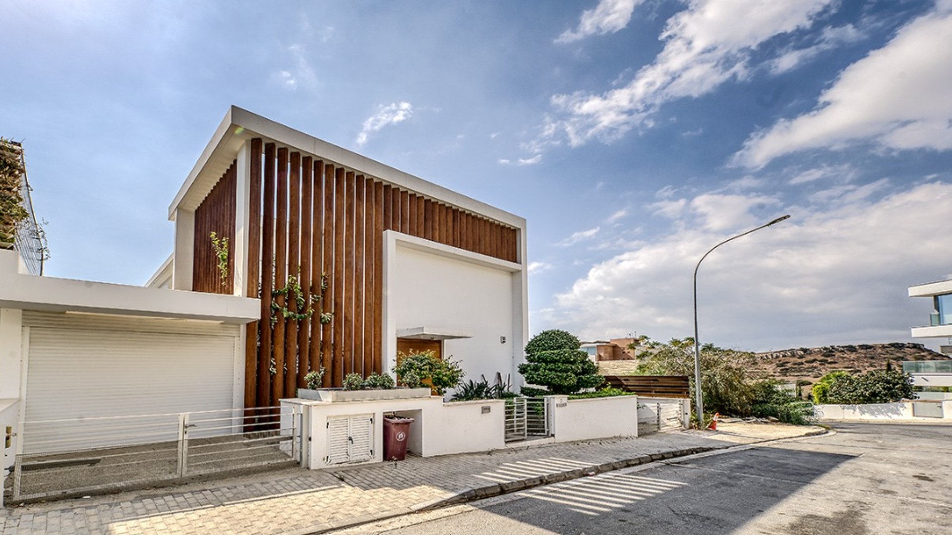 5 bedrooms Villa in Limassol, Cyprus No. 28952