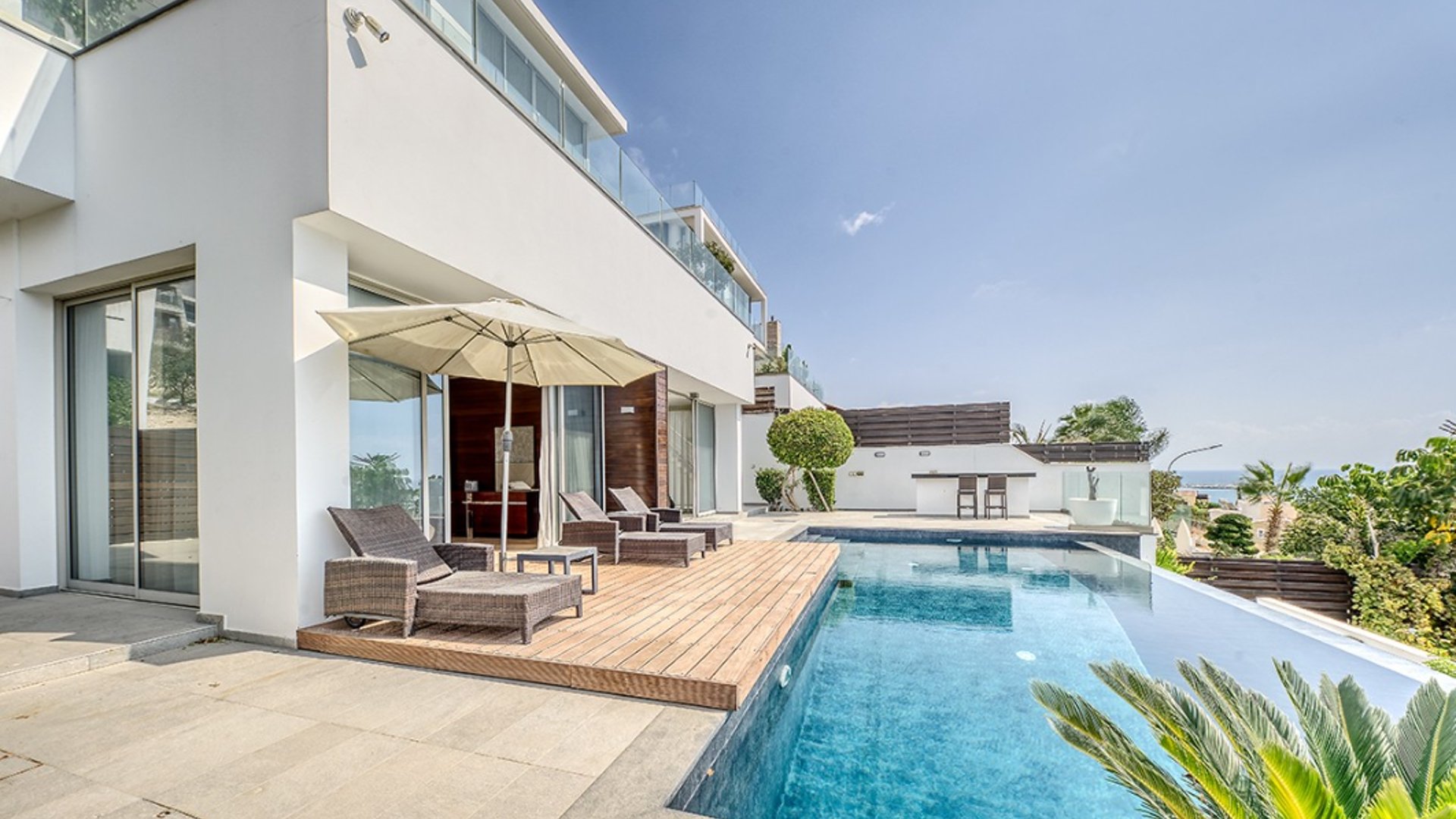 5 bedrooms Villa in Limassol, Cyprus No. 28952