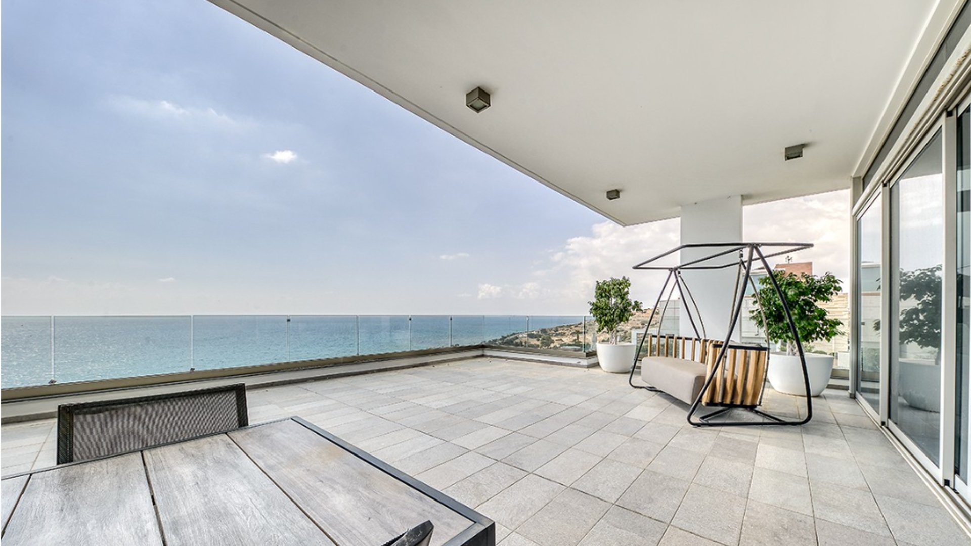 5 bedrooms Villa in Limassol, Cyprus No. 28952